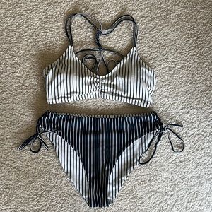 Never worn - reversible bikini with pads